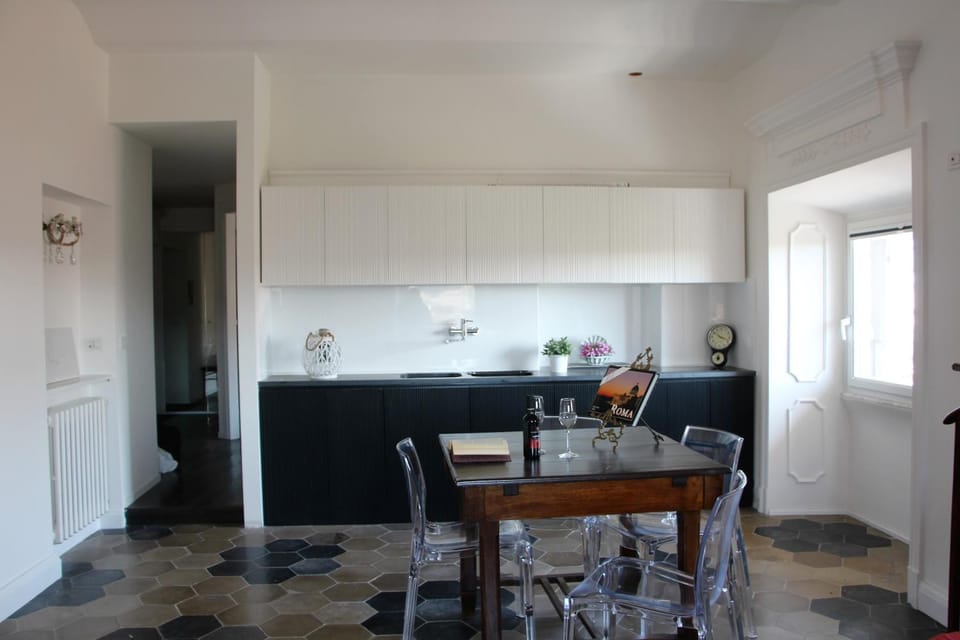 Kitchen or kitchenette, Living room, Dining area