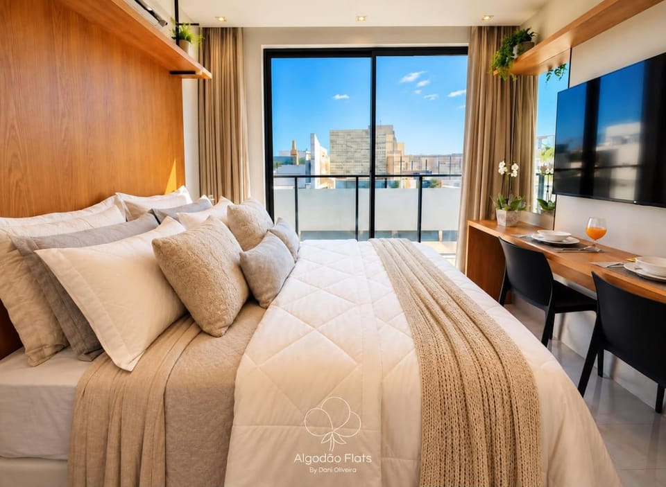 Bed, TV and multimedia, Balcony/Terrace, Bedroom