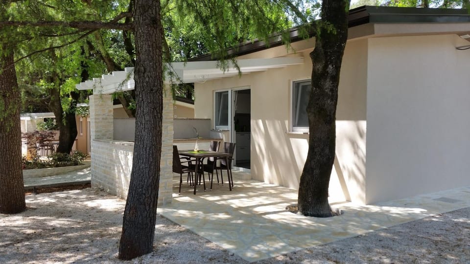 Patio, BBQ facilities, Balcony/Terrace, Seating area, Dining area