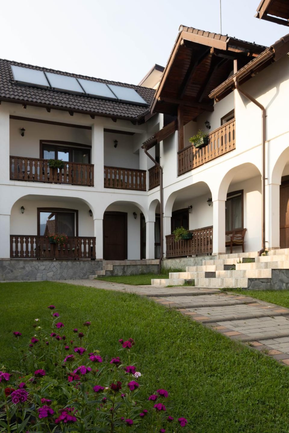 Property building, Garden, Balcony/Terrace