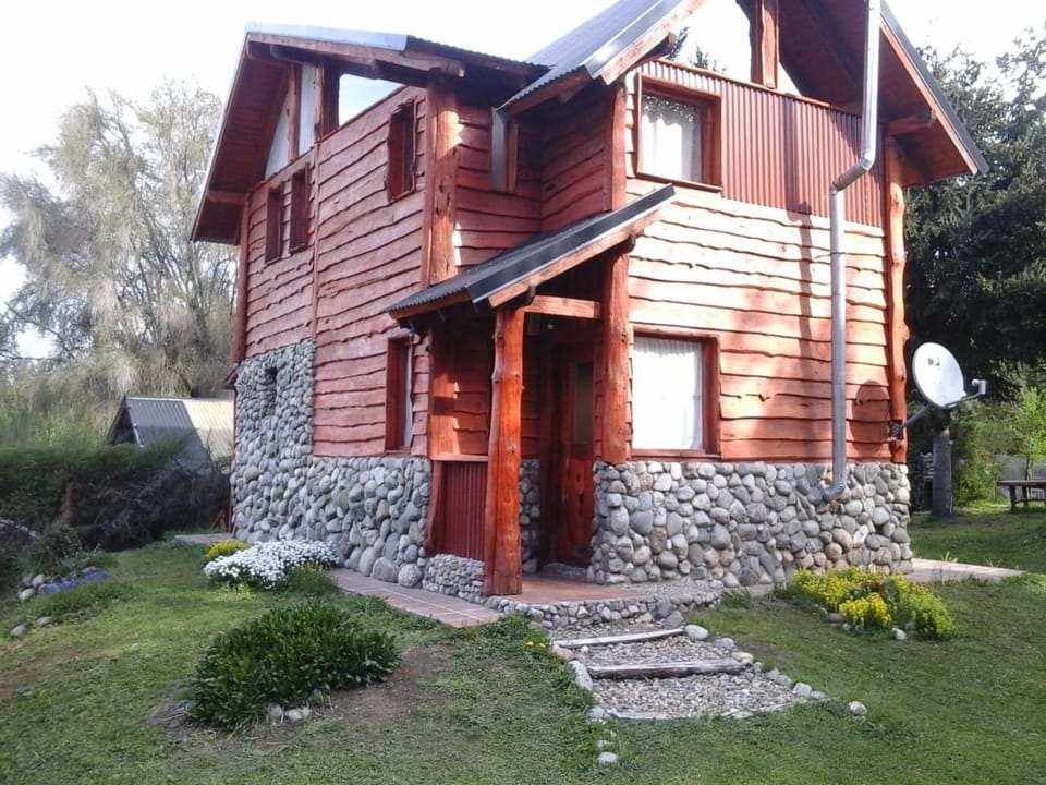 Cabaña Un Mundo nuevo Nature lodge in Neuquén Province, Argentina