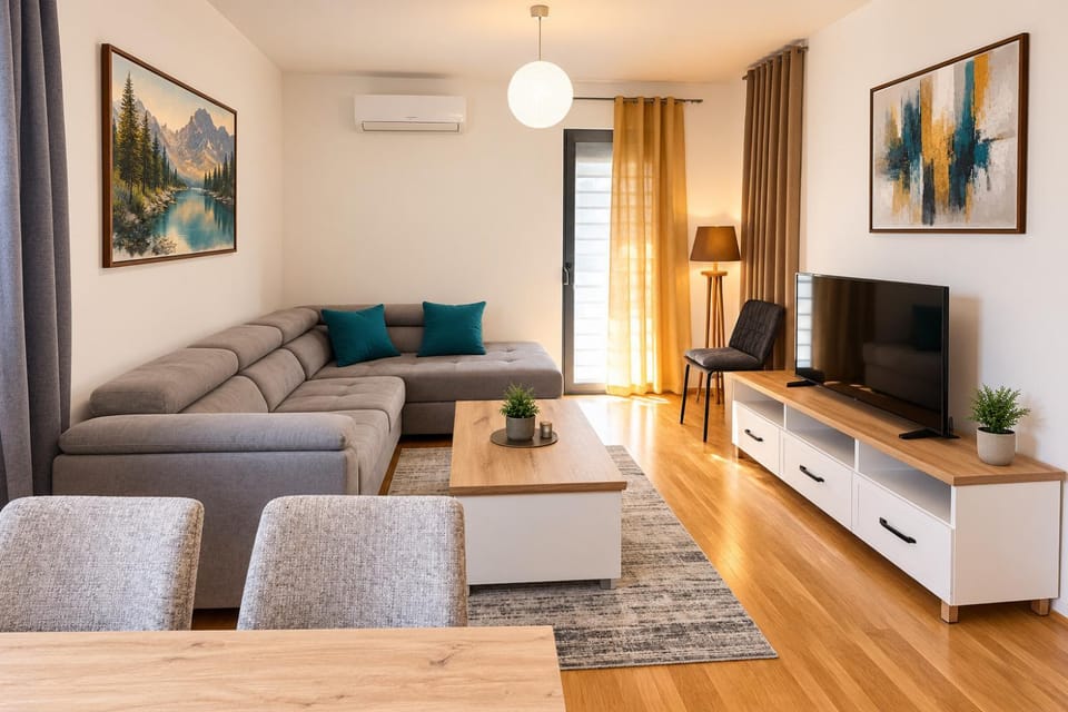 TV and multimedia, Living room, Seating area, air conditioner