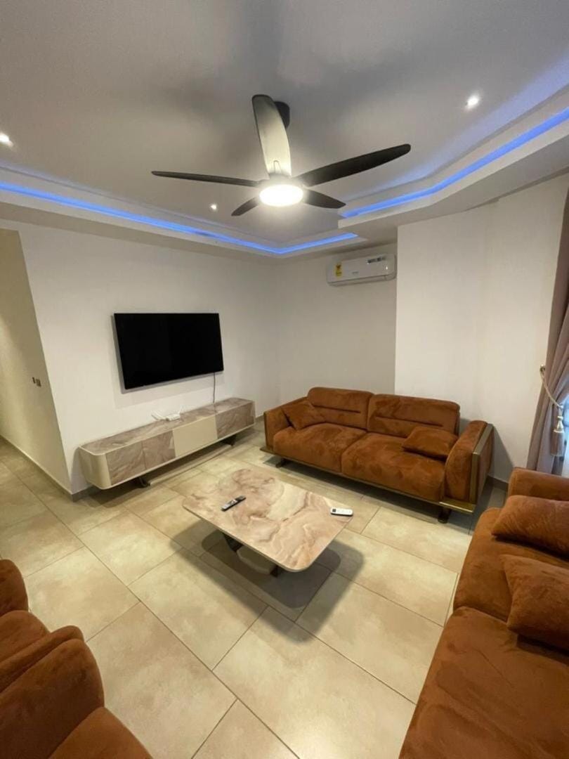 Sleek-Haven Apartment in Accra