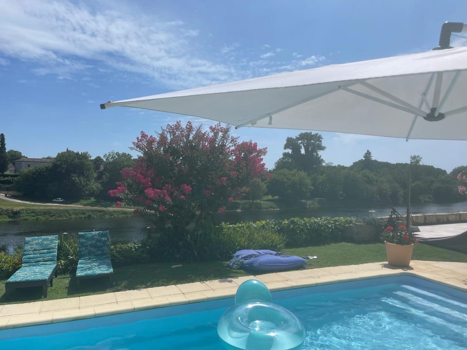 Gîte "Au Bord de l'Eau" House in Occitanie