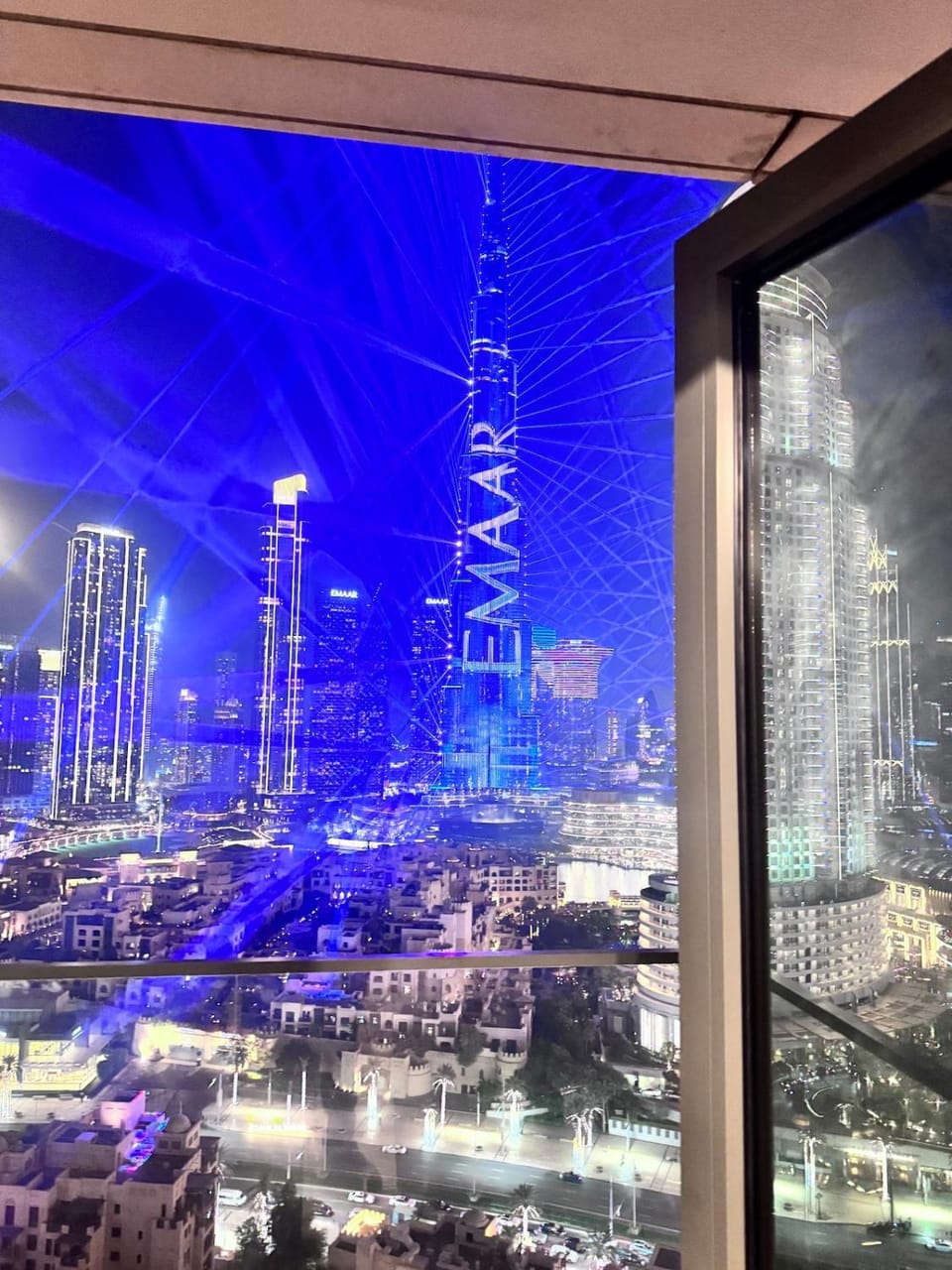 Burj Royale 2BRlFully Burj Khalifa lightshow View Apartment in Dubai