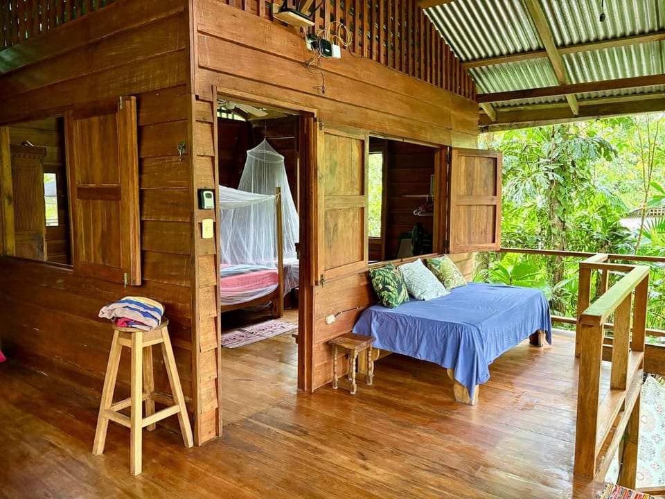 R4 Casotranki House in Cahuita