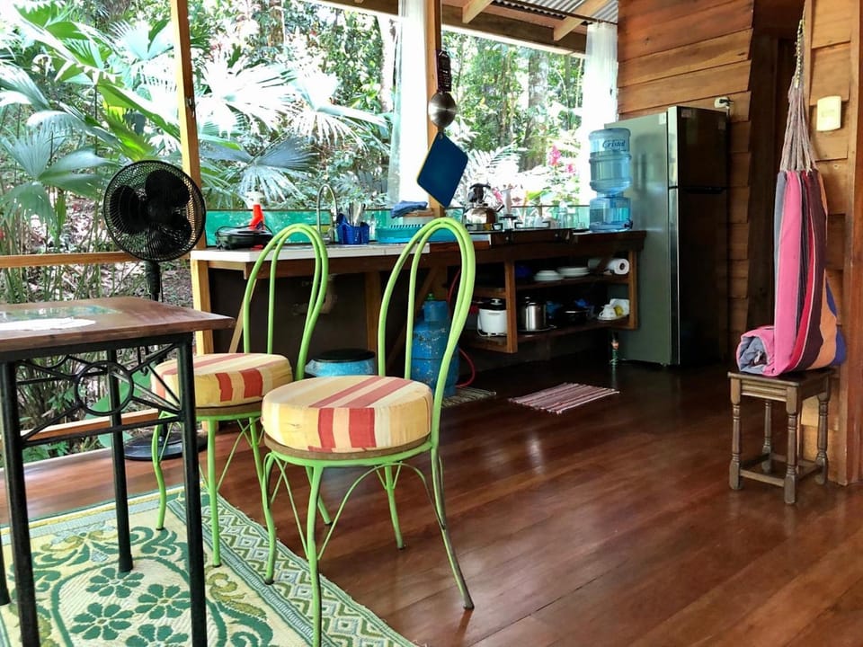 R4 Casotranki House in Cahuita