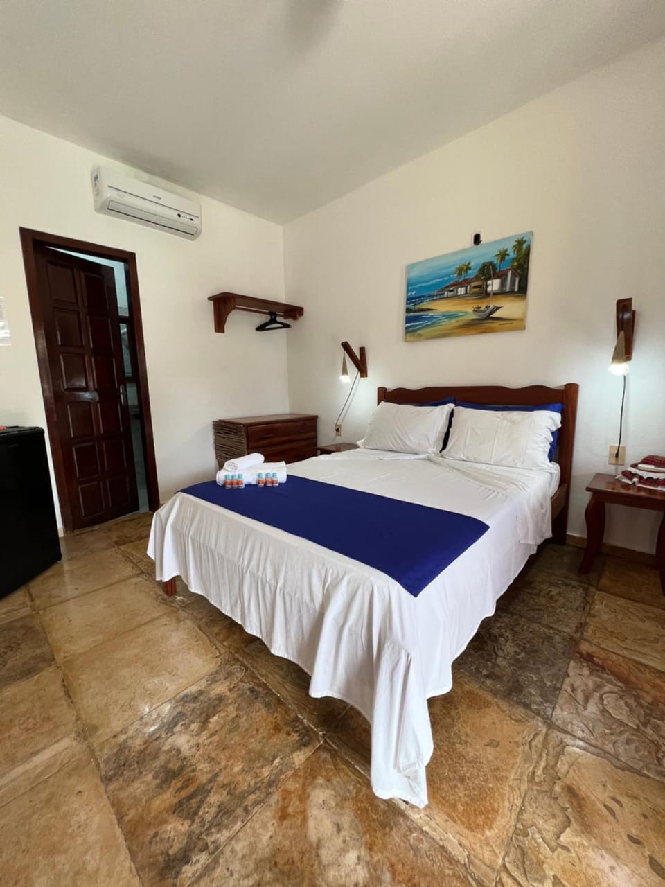 Bed, Photo of the whole room, Bedroom, air conditioner