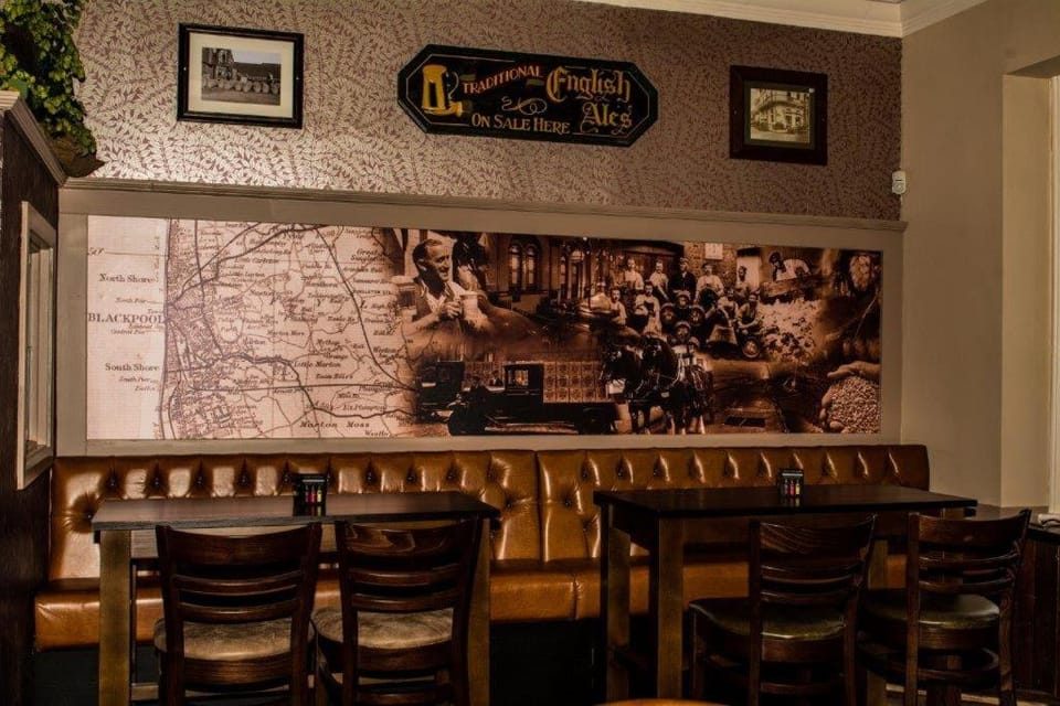 Restaurant/places to eat, Dining area, Lunch, Dinner