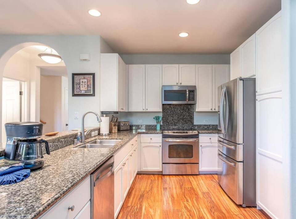 Waikoloa Colony Villas - 6 BR 2 Townhomes Sleeps 12 House in Puako