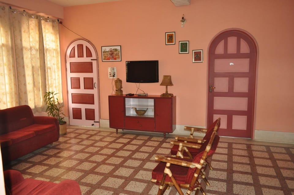 Communal lounge/ TV room