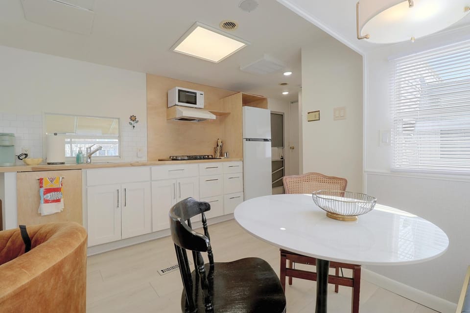 Sandbridge Getaway- Pools, Pickleball & Fishing House in Sandbridge