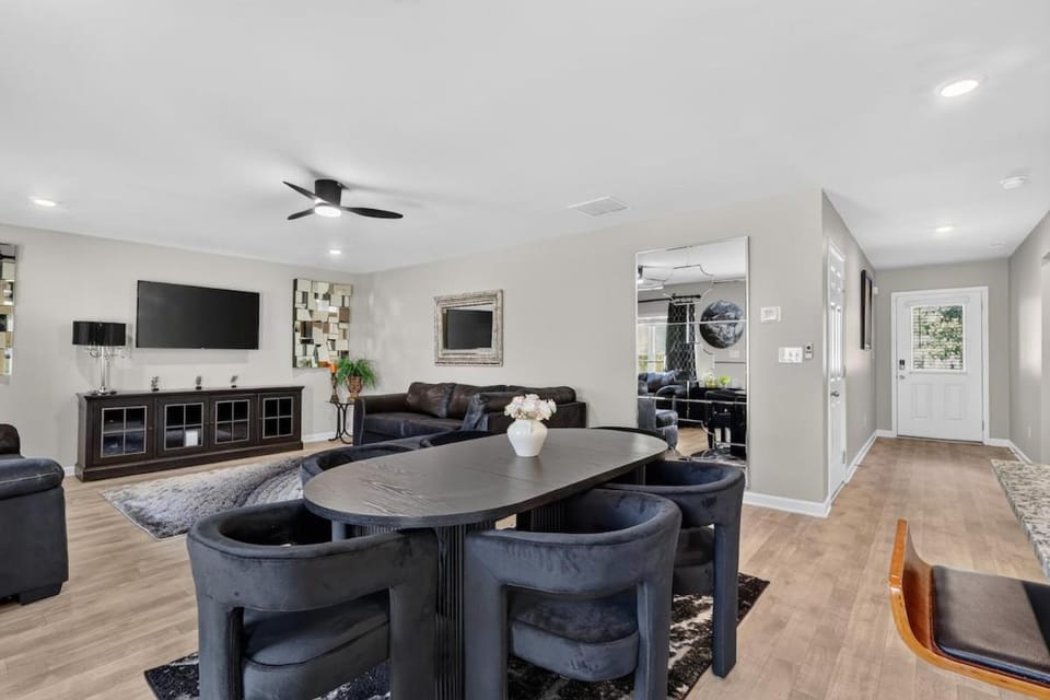 Your beautiful Atlanta home away from home House in Atlanta