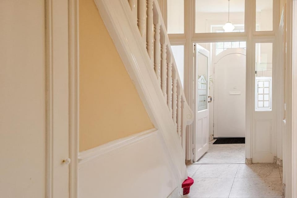 Classic luxury mansion between city and beach Apartment in Haarlem