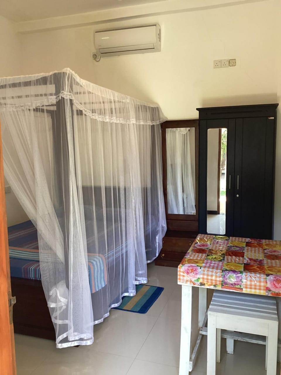 Aroma Guest House Bed and Breakfast in Mirissa