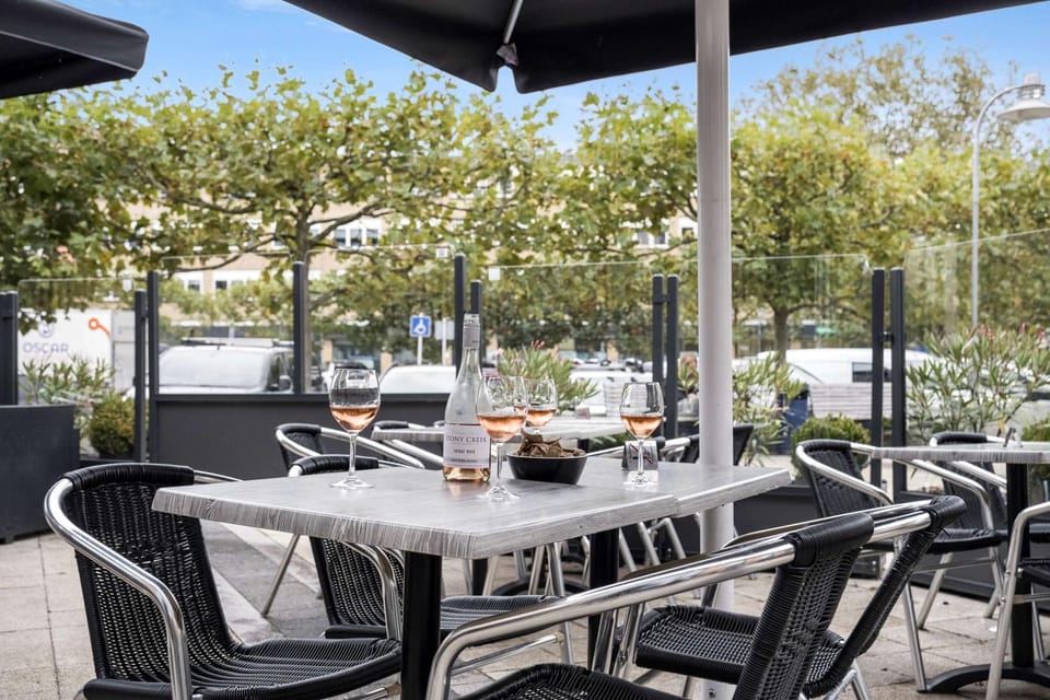 Patio, Restaurant/places to eat