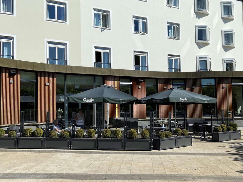 Property building, Seating area, On site