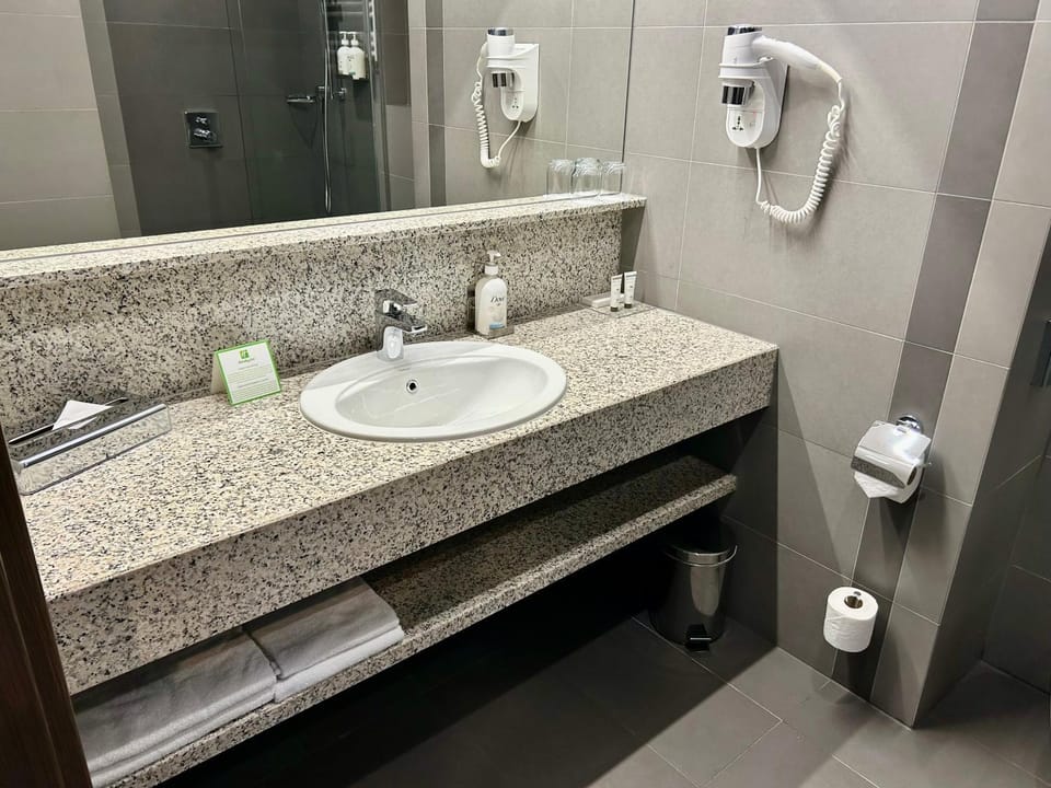 Bathroom, Photo of the whole room