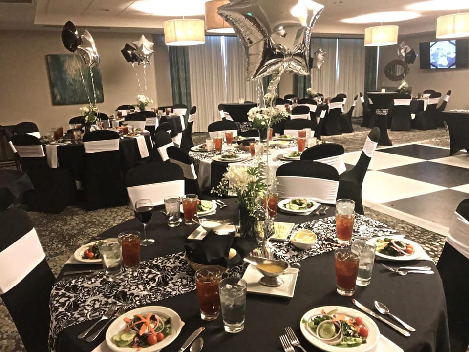Banquet/Function facilities, Meeting/conference room