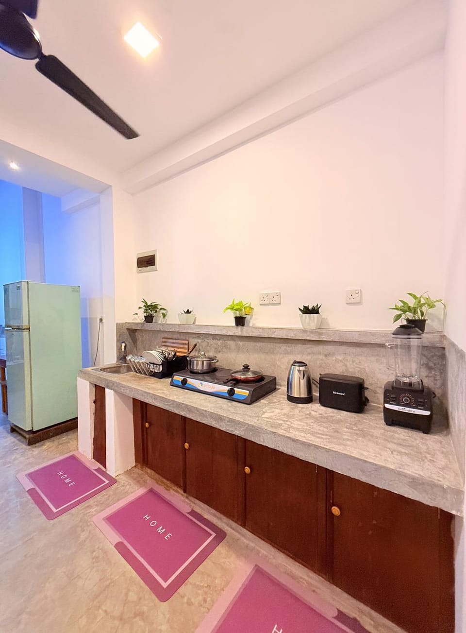 Kitchen or kitchenette, Kitchen or kitchenette, stove, toaster