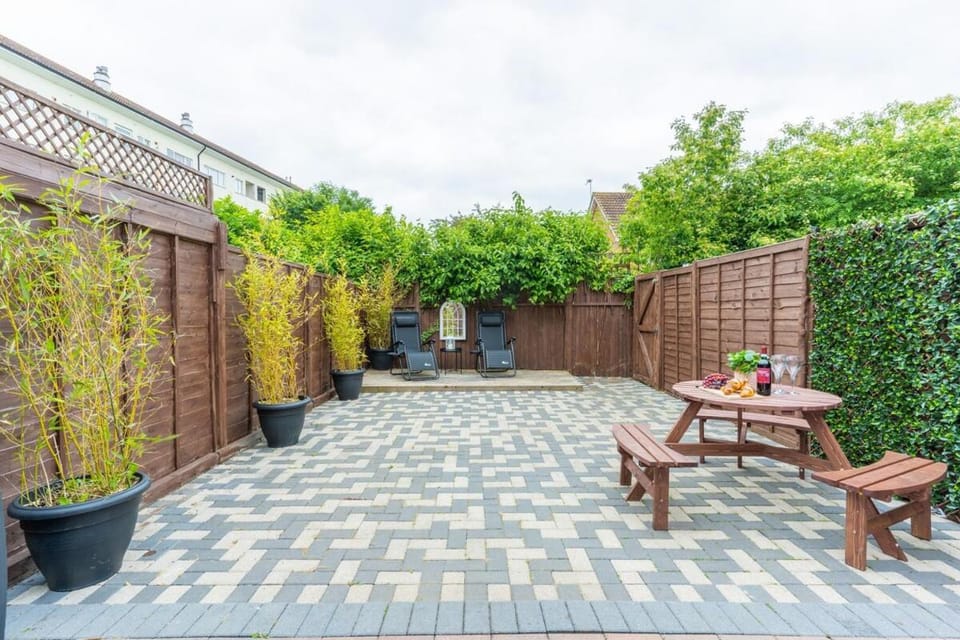 4 Bedroom House - Greater London House in Southall