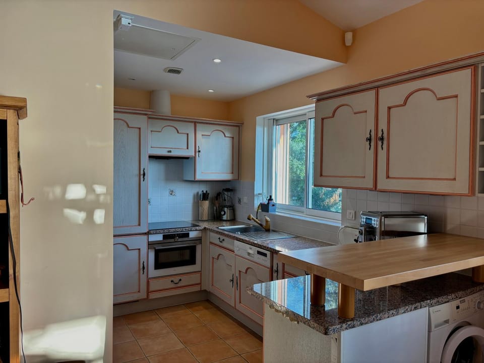 dishwasher, pet friendly, stove, toaster, washing machine, kitchen
