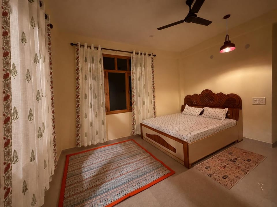 The Shola - Peaceful Mountain Homestay Nature lodge in Himachal Pradesh