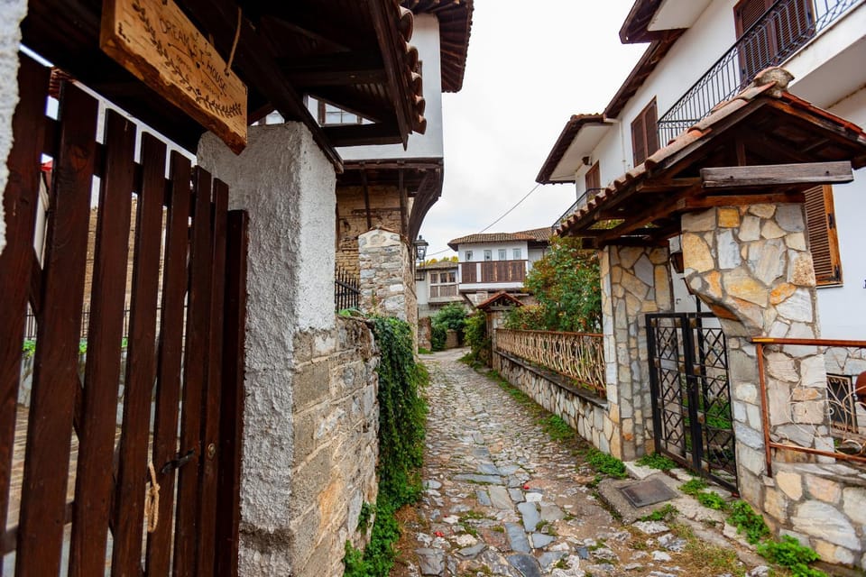 Property building, Day, Neighbourhood, Street view