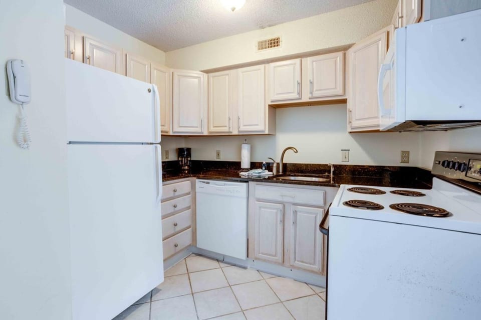 Marylander Condominiums, 90 steps from the beach Apartment hotel in Ocean City
