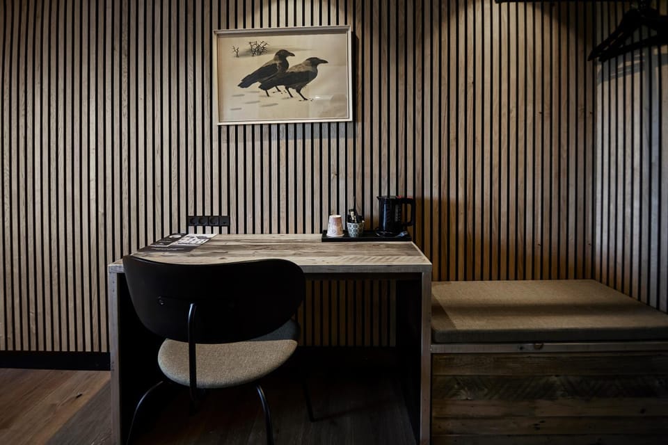 Decorative detail, Seating area