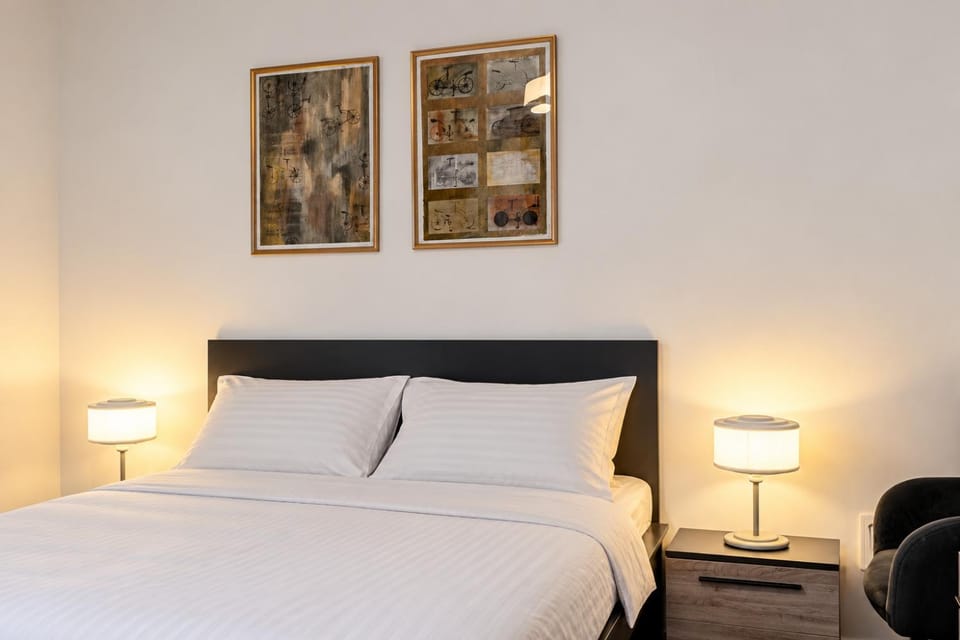 Central House - Spacious 3BDR with private Yard Apartment in Bucharest