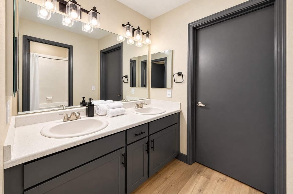 Boulevard Stays Tempe Apartments near ASU Pool Gym Apartment in Tempe
