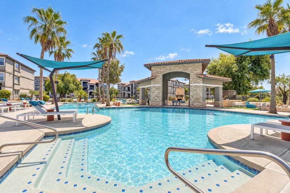 Boulevard Stays Tempe Apartments near ASU Pool Gym Apartment in Tempe