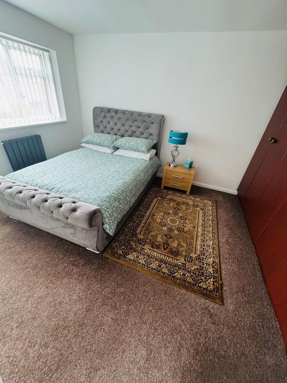 Cosy, Modern, New 4 Bed House Apartment in Luton