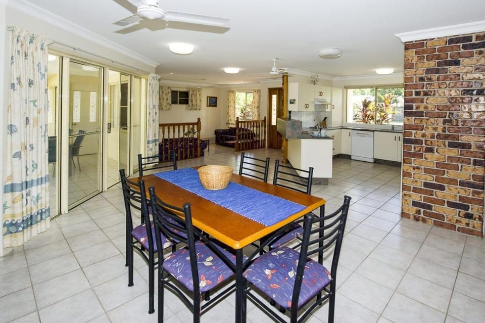 Island Dreams House in Yates Street