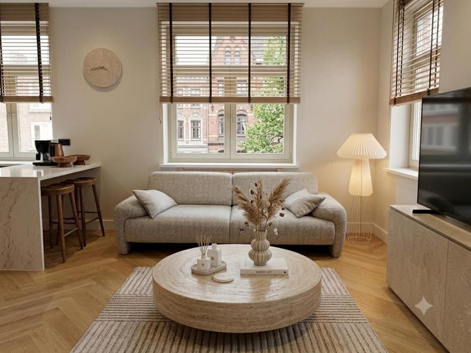 2BR, Luxury, first district Apartment in Vienna