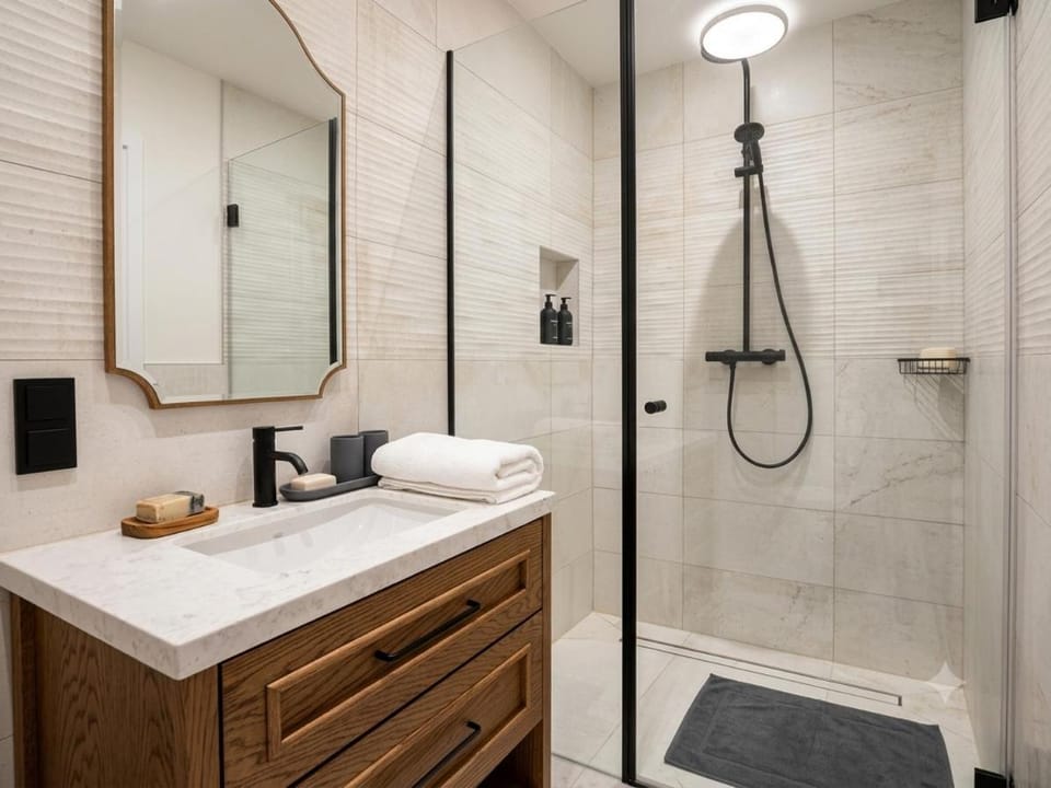 2BR, Luxury, first district Apartment in Vienna