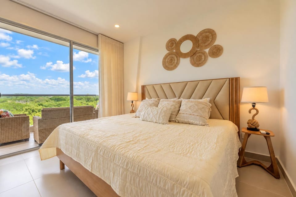 Bed, Natural landscape, Photo of the whole room, Bedroom