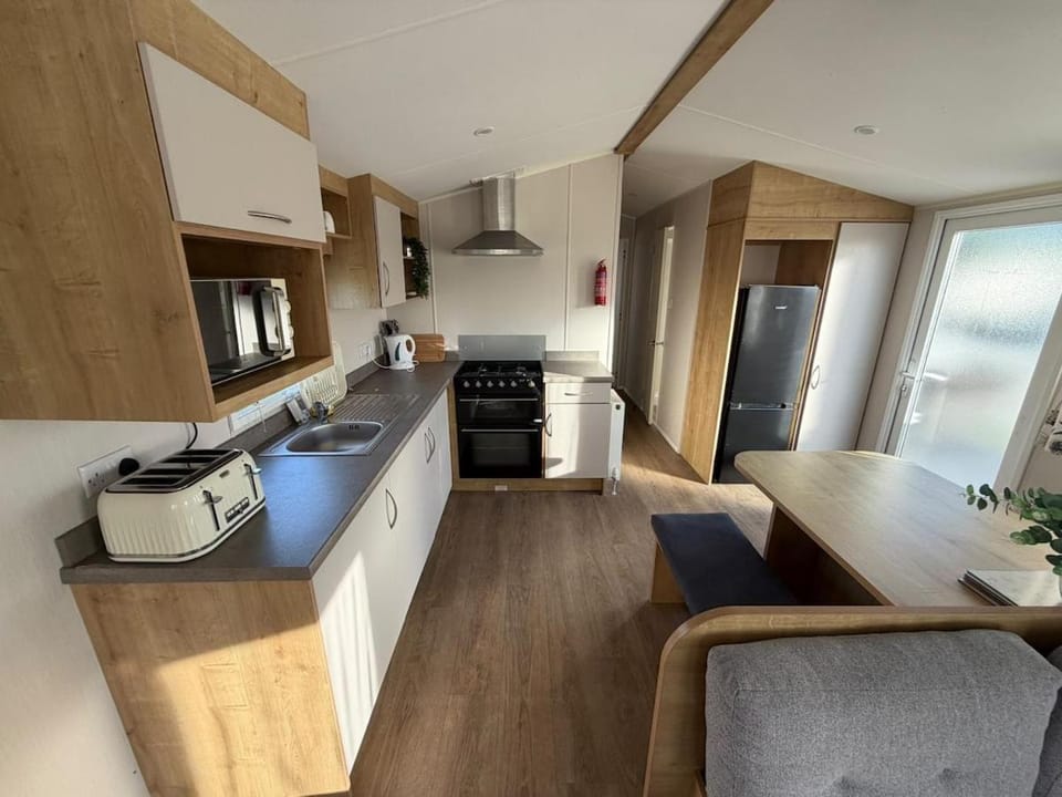 Manor fishing and holiday breaks Chalet in Bassetlaw District