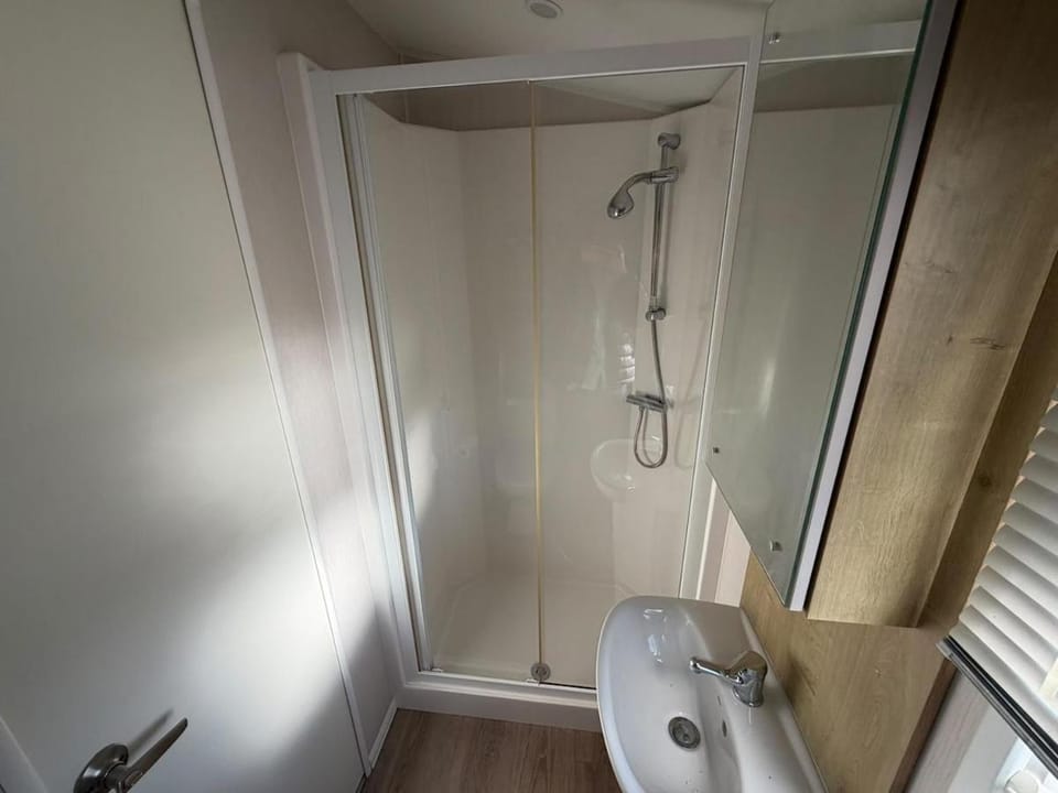 Manor fishing and holiday breaks Chalet in Bassetlaw District