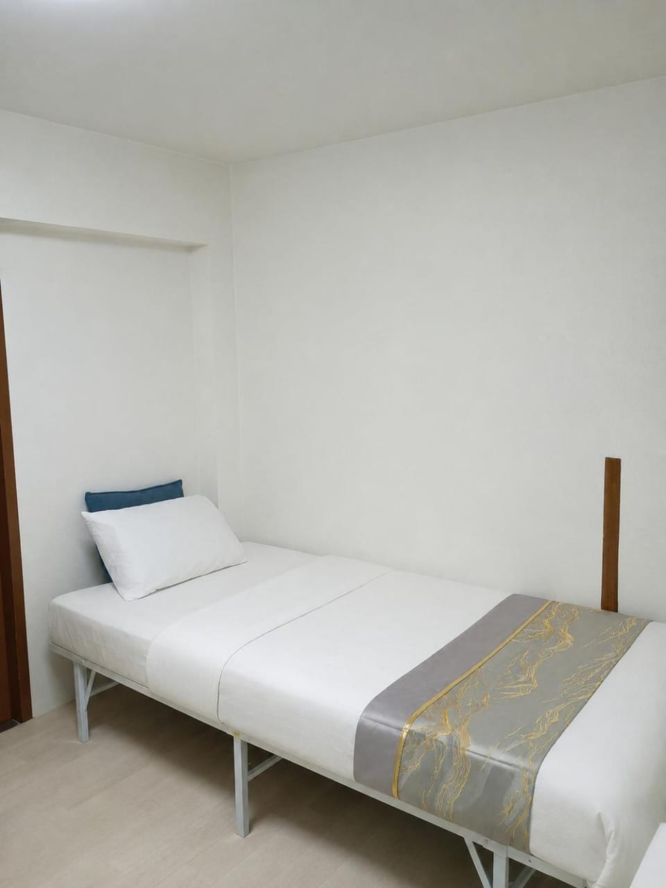Osaka Guesthouse Sakura Bed and Breakfast in Osaka
