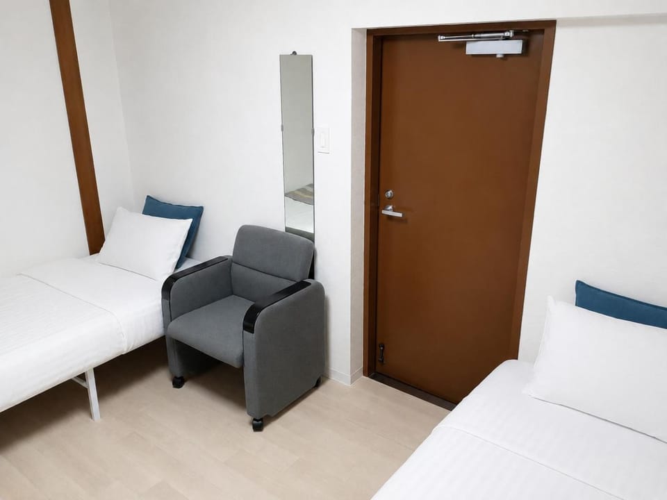 Osaka Guesthouse Sakura Bed and Breakfast in Osaka