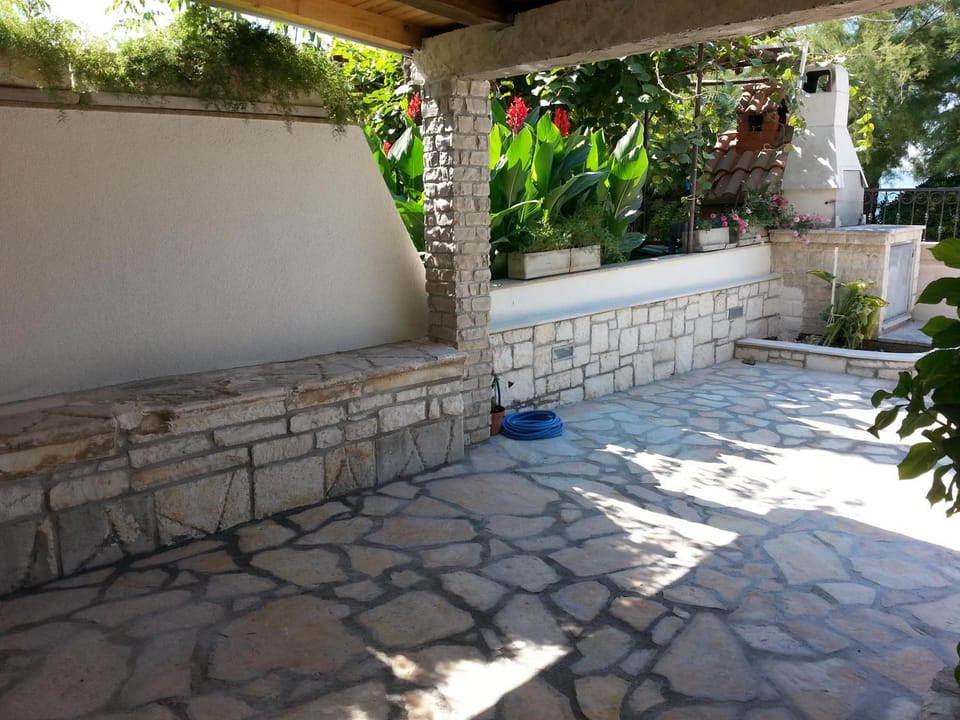Apartments Mateljan 1715 Bed and Breakfast in Šibenik-Knin County, Croatia