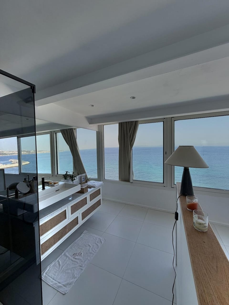Dar Chams, sea-cliff villa Apartment in Tangier