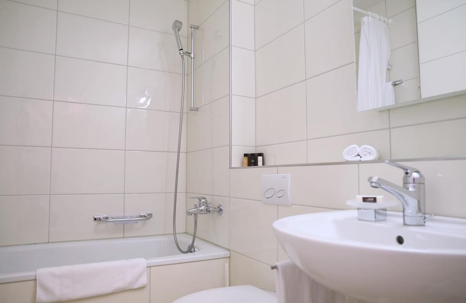 Toilet, Bathroom, Bath