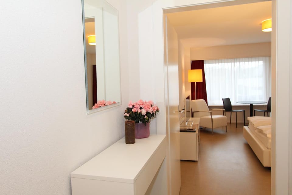 Living room, Bedroom, Family