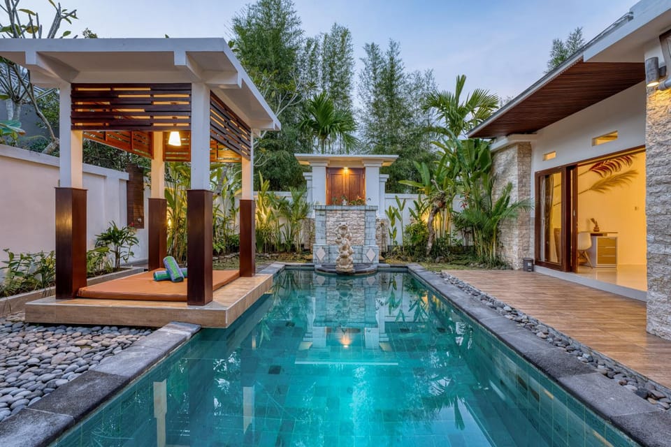 Property building, Garden, Swimming pool