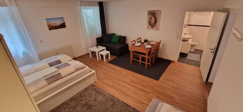 Bed, Living room, Photo of the whole room, Seating area, Dining area, Bedroom