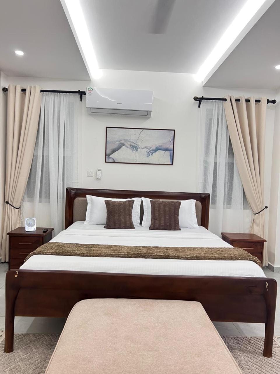 Bed, TV and multimedia, Bedroom
