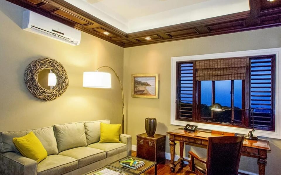 Tek Time Golf Villa, Luxury 5-Bedroom Estate Villa in St. James Parish
